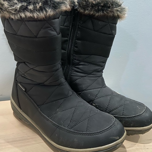Black Winter Boots - Picture 5 of 5